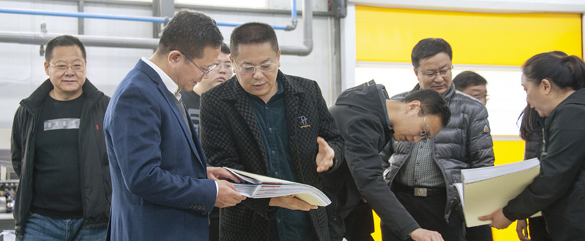 侯景濱走訪印刷、影像市場
